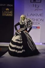 Model walk the ramp for Sapna Bhavnani and Sukriti Grover Show at lakme fashion week 2012 in Grand Hyatt, Mumbai on 2nd March 2012 (4).JPG